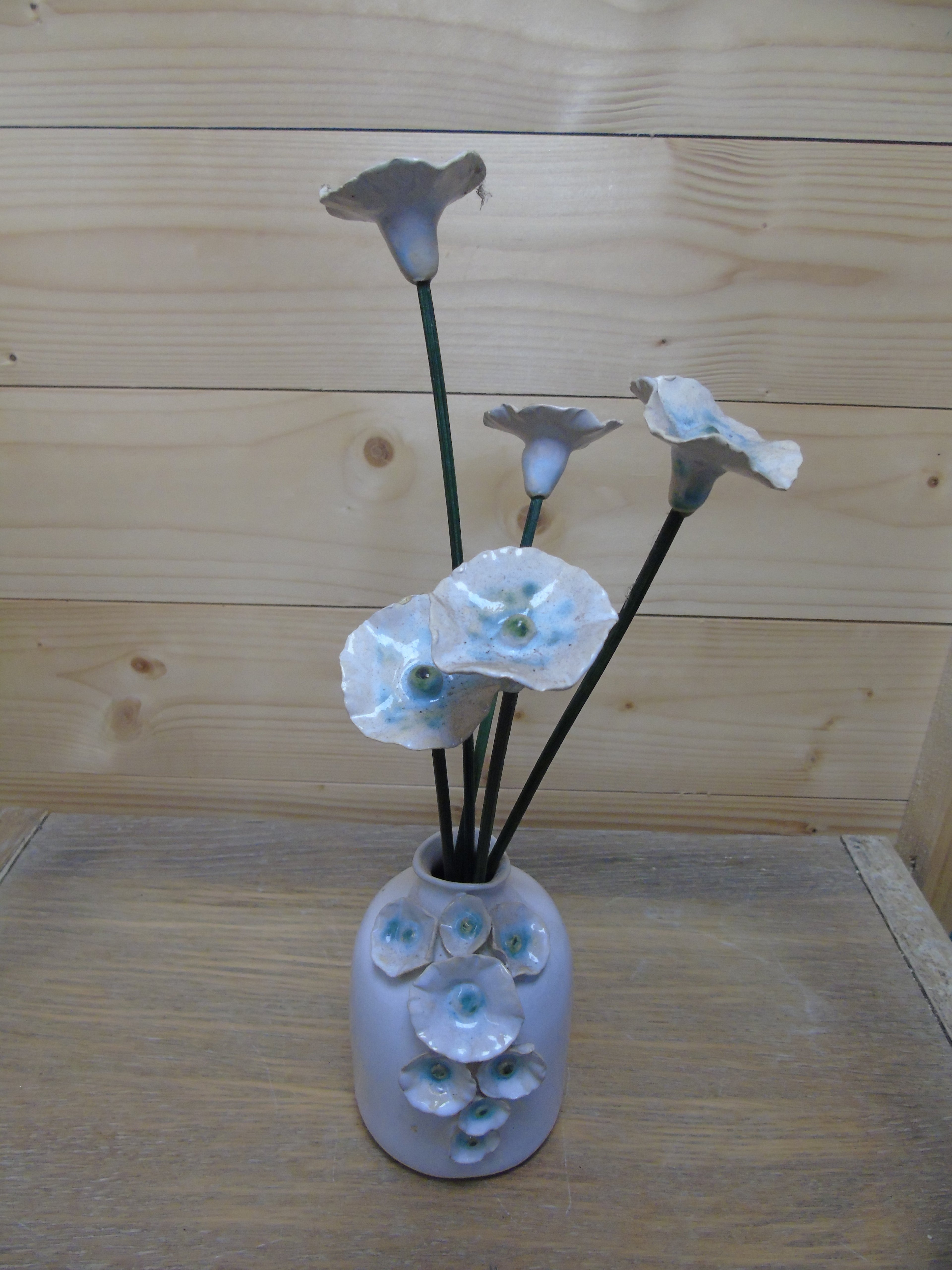 Vaasjes met bloemetjes