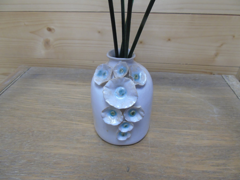 Vaasjes met bloemetjes