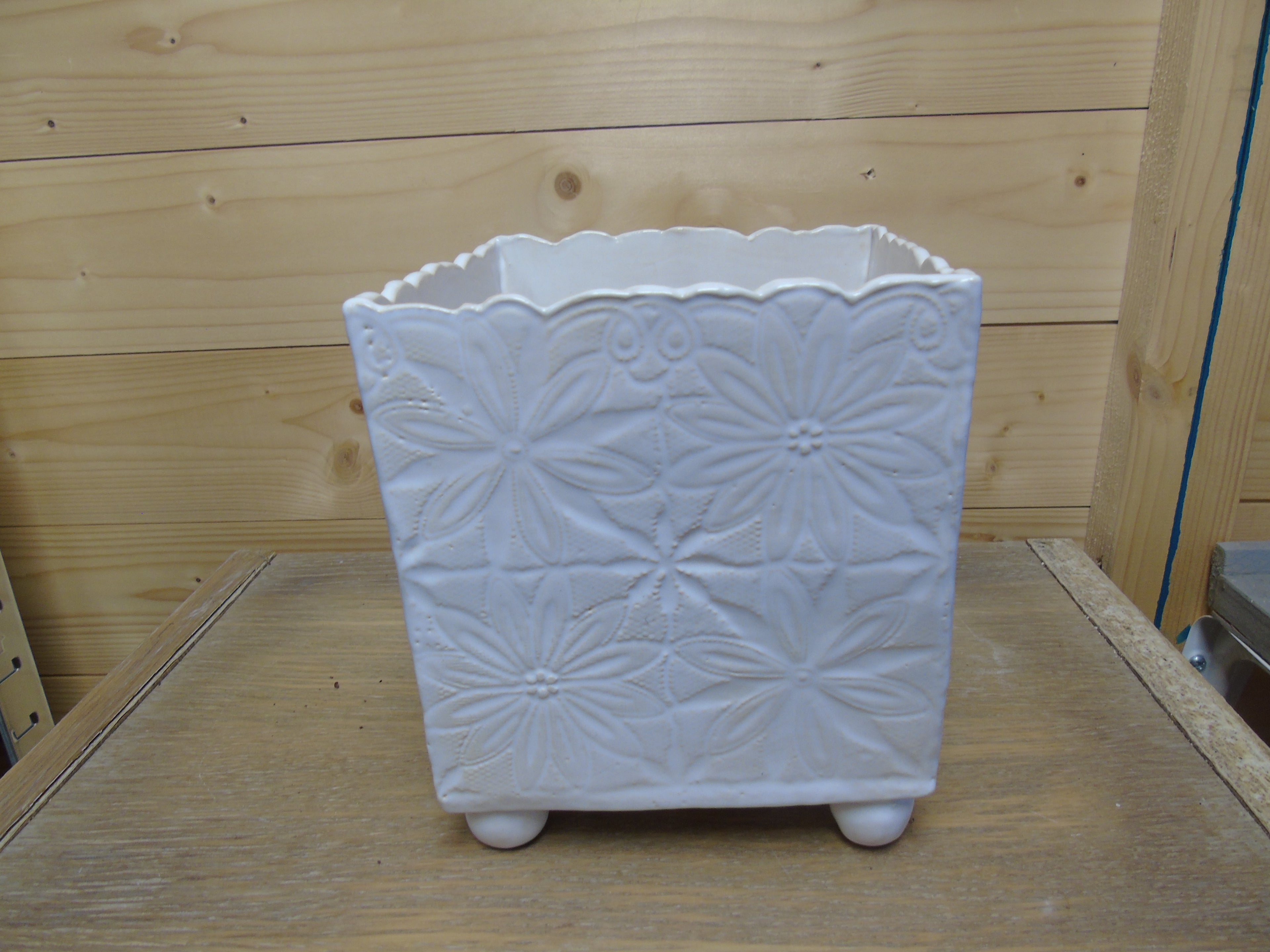 Grote bloem pot op pootjes